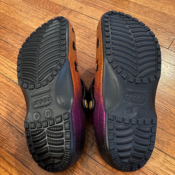 Hocus Pocus Crocs -Size 11 W, 9 M - Picture 4 of 9